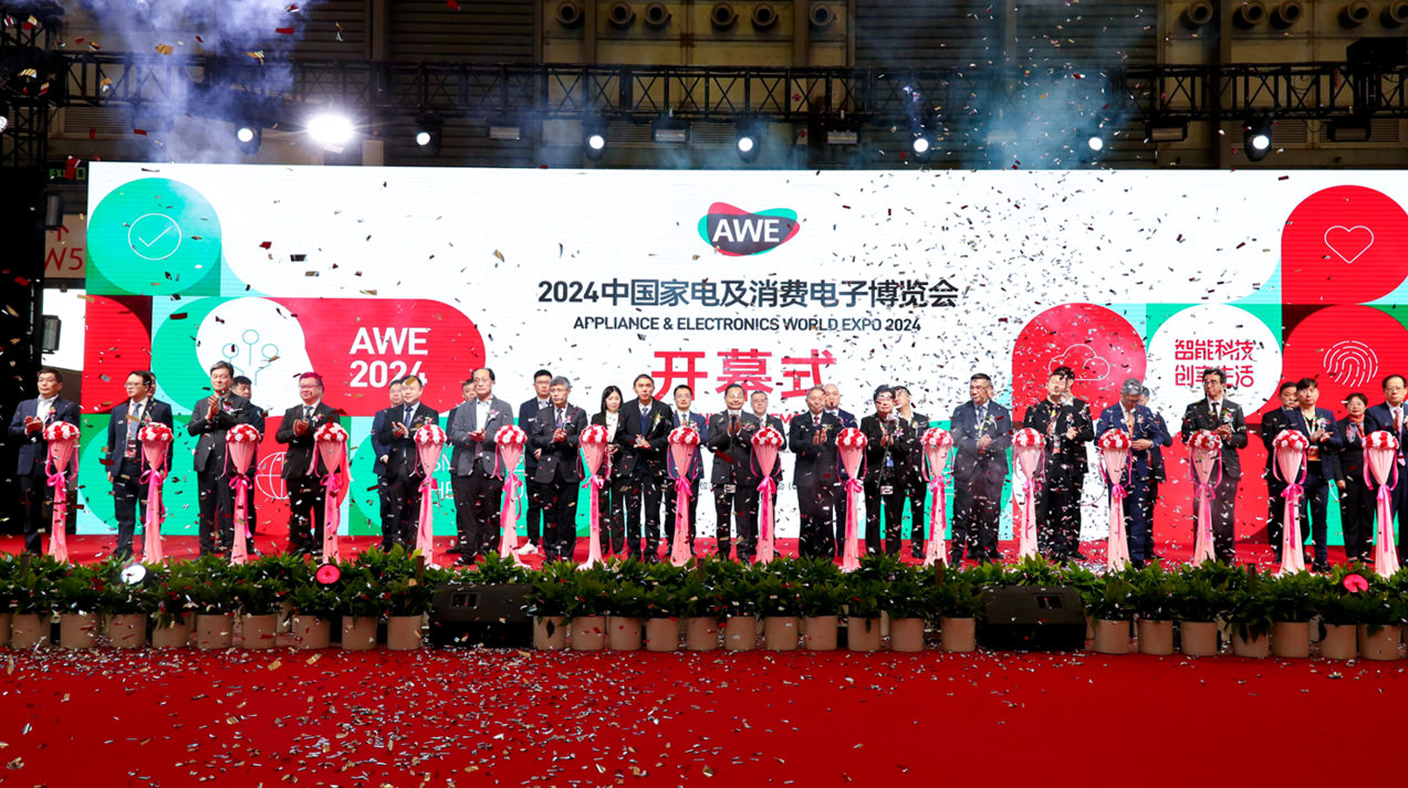 圖片包含 瓶子, 桌子, 站, 食物

描述已自動生成